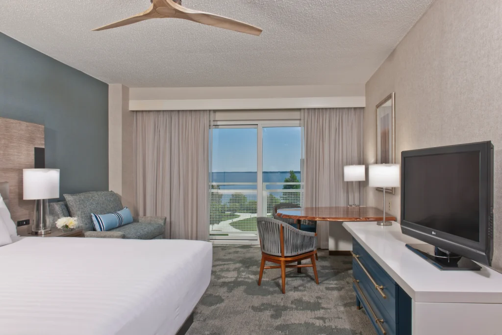 Water View with Step out Balconette 11zon 11zon